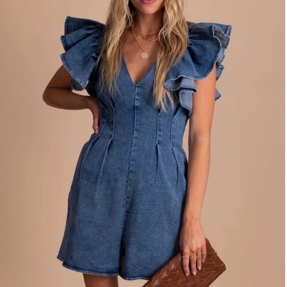 Bella Ella Boutique Hello Honey Blue Denim Romper Ruffle Sleeve V-Neck L